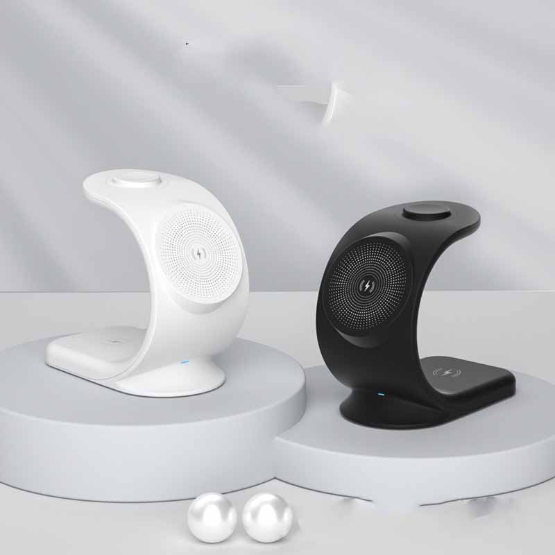 GadgetPik | Vertical Three-in-one Magnetic Wireless Charger